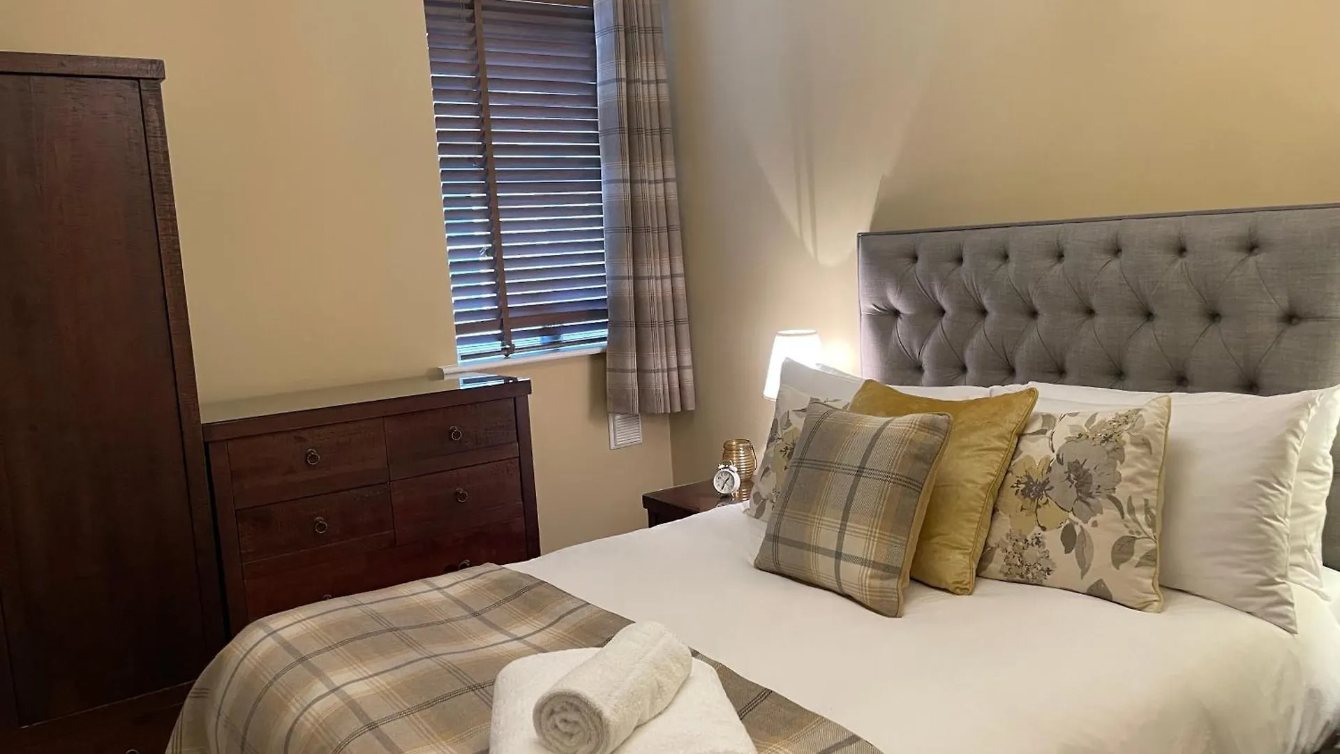 Number 10 Service Apartment - Danes Southampton
