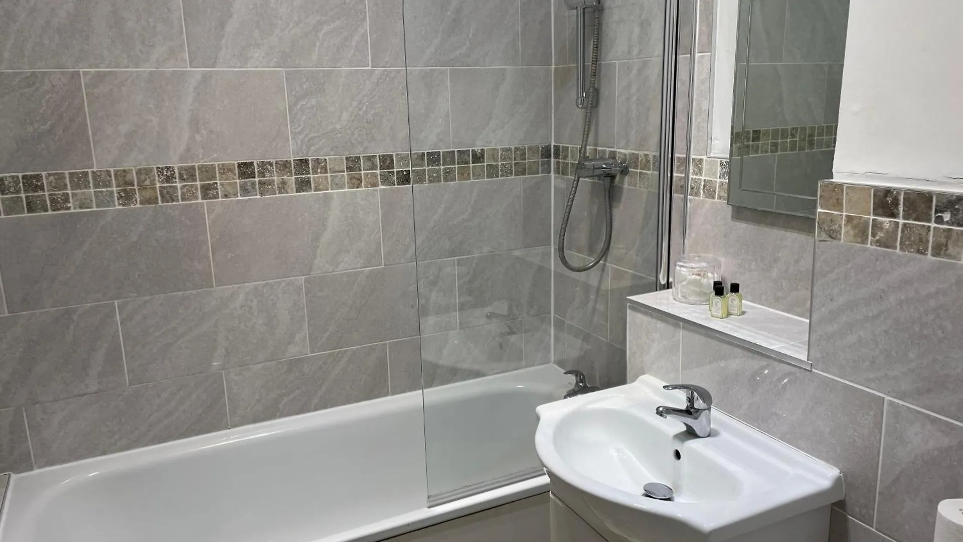 Number 10 Service Apartment - Danes Southampton United Kingdom