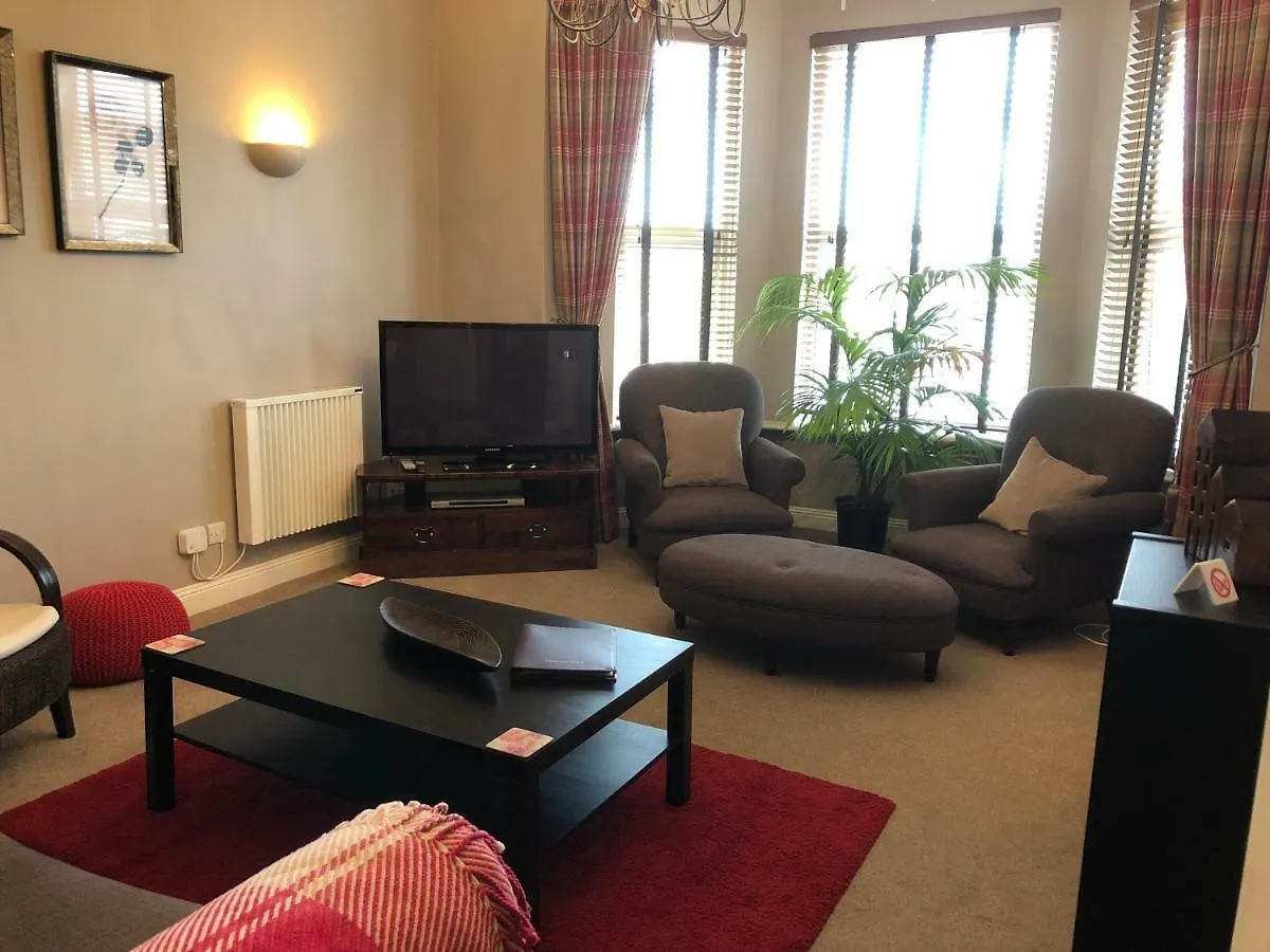 Number 10 Service Apartment - Danes Southampton United Kingdom