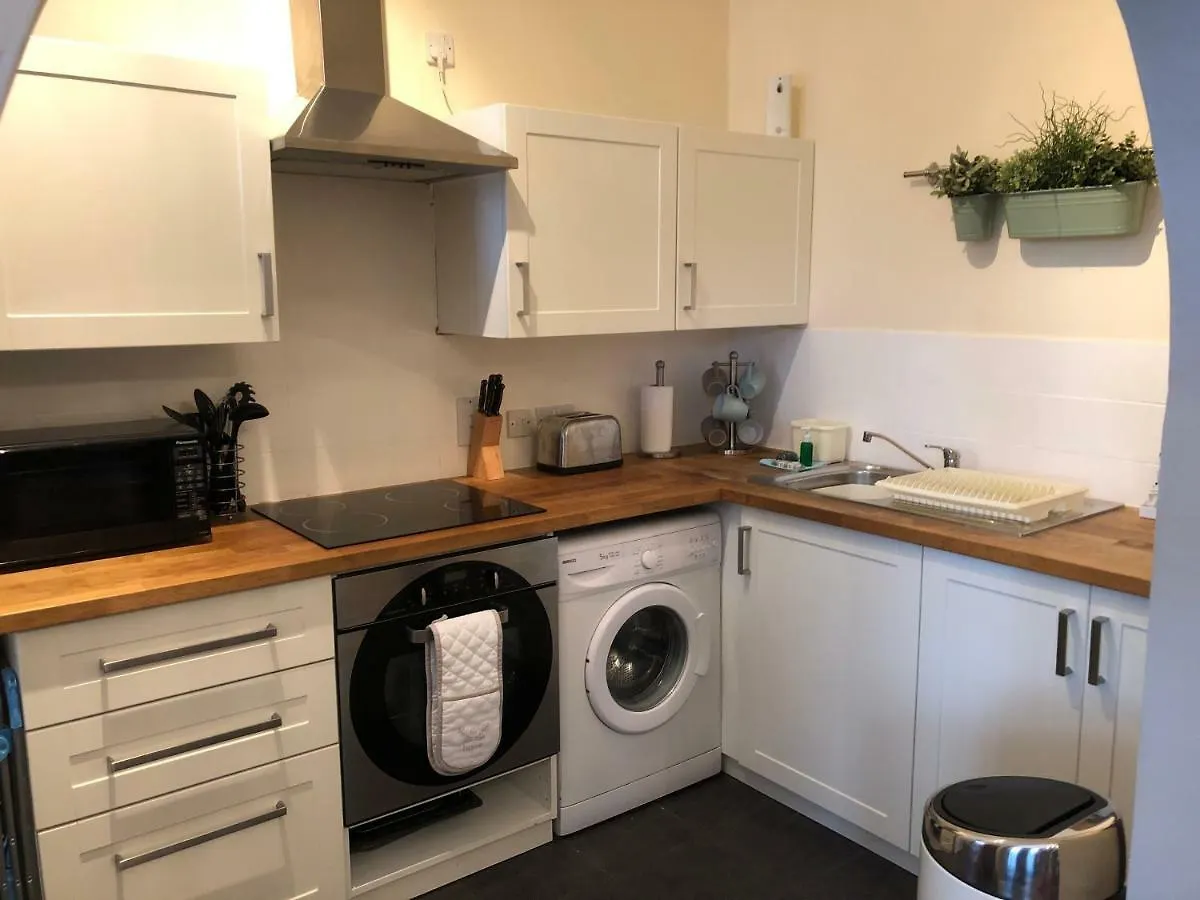 Number 10 Service Apartment - Danes Southampton