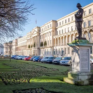 https://2-bedroom-town-centre-apartment-cheltenham-gl50-4aw.cardiffhotelswales.com