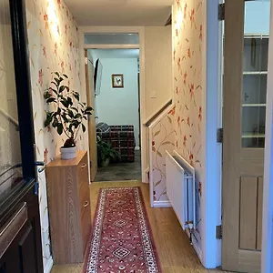 https://3-bedroom-house-near-city-centre.belfasthotelsireland.com