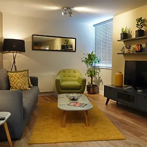 https://brand-new-one-bedroom-apartment-in-cardiff-bay.cardiffhotelswales.com